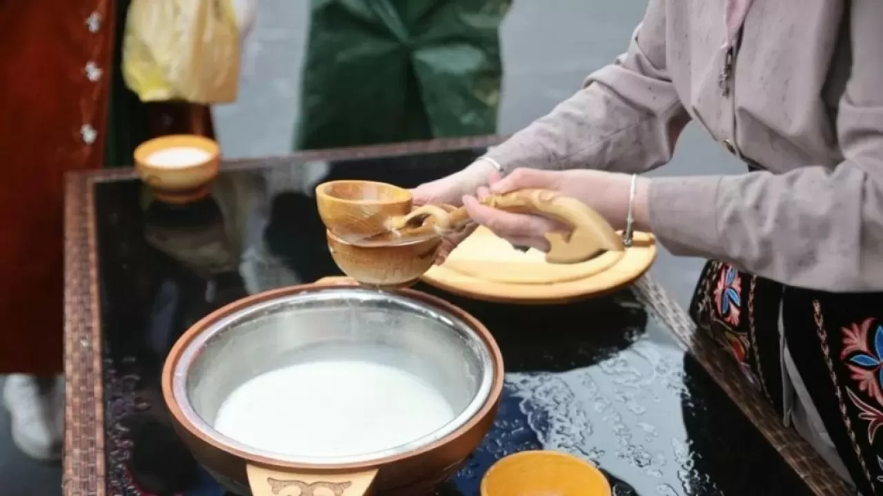 Россияне скупают кумыс в преддверии года Огненной лошади