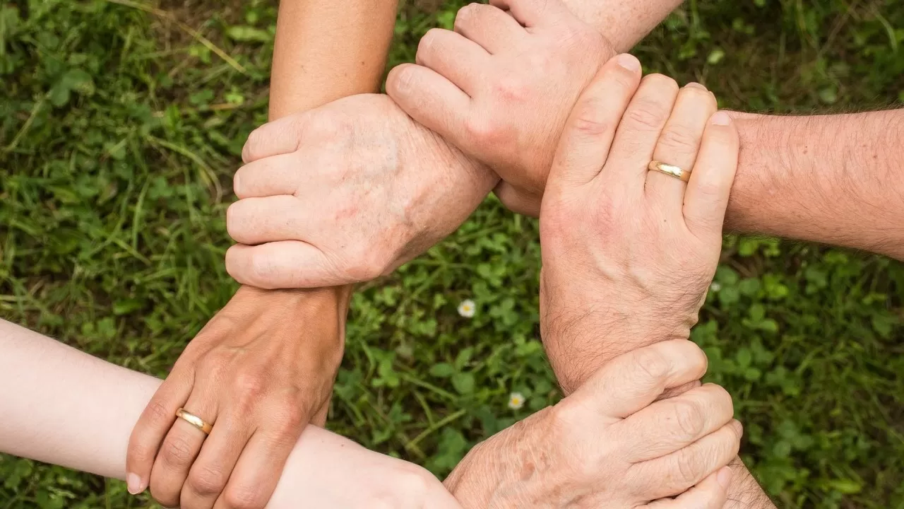 Увеличить размер пособий для матерей-героинь могут в соседней стране 