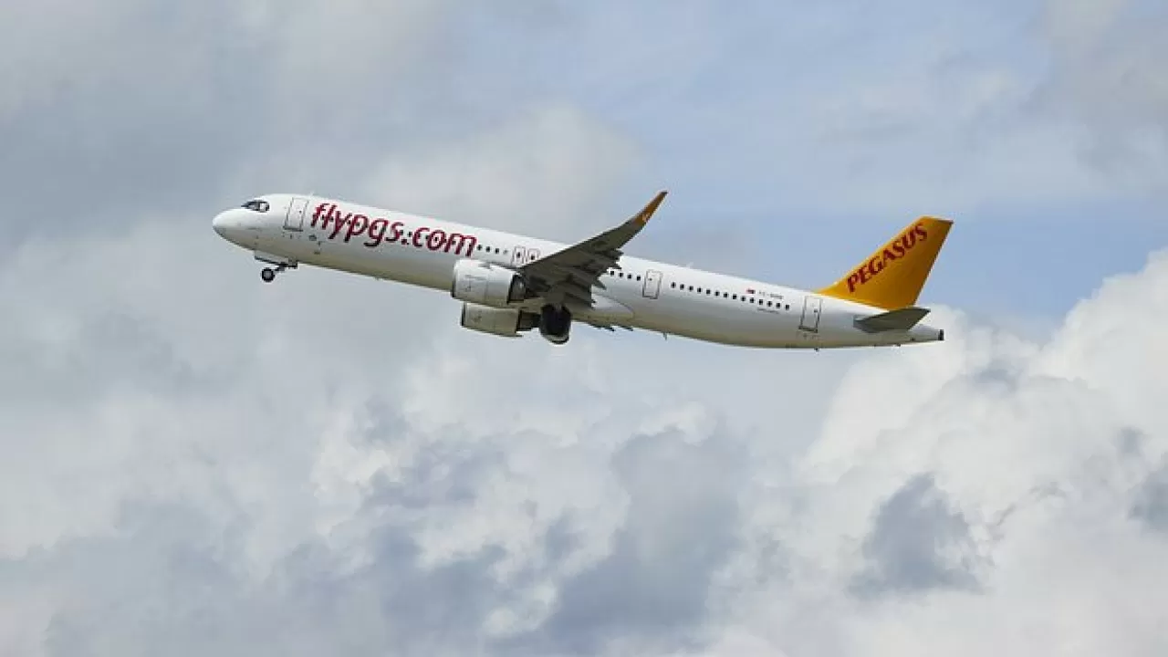 Россияне отказались покидать самолет, приземлившийся в Актау 