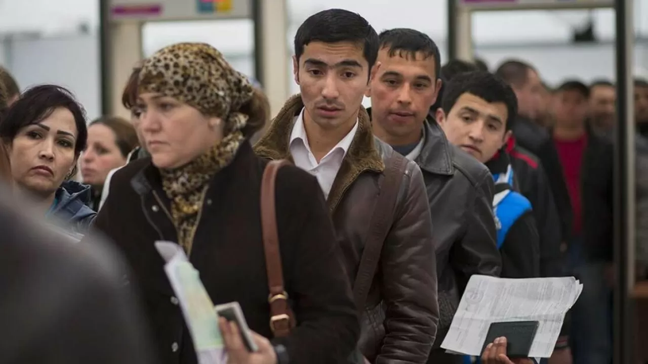 Қазақстанда еңбек мигранттарына қосымша салық енгізу ұсынылды