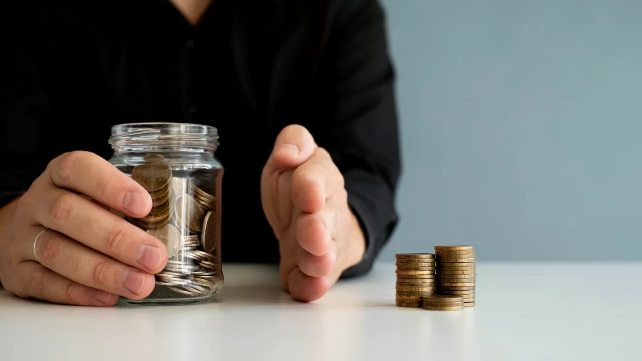 Почему должники по алиментам отказываются от работы