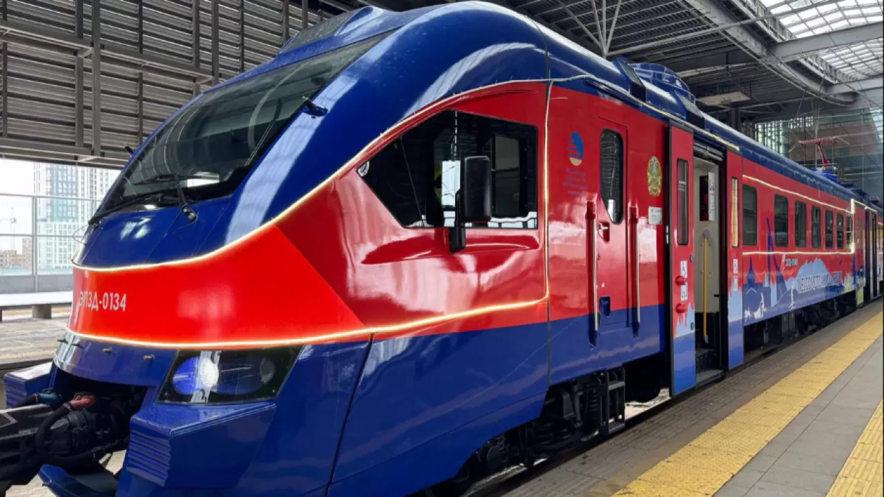 КТЖ вывела дополнительные поезда из-за непогоды 