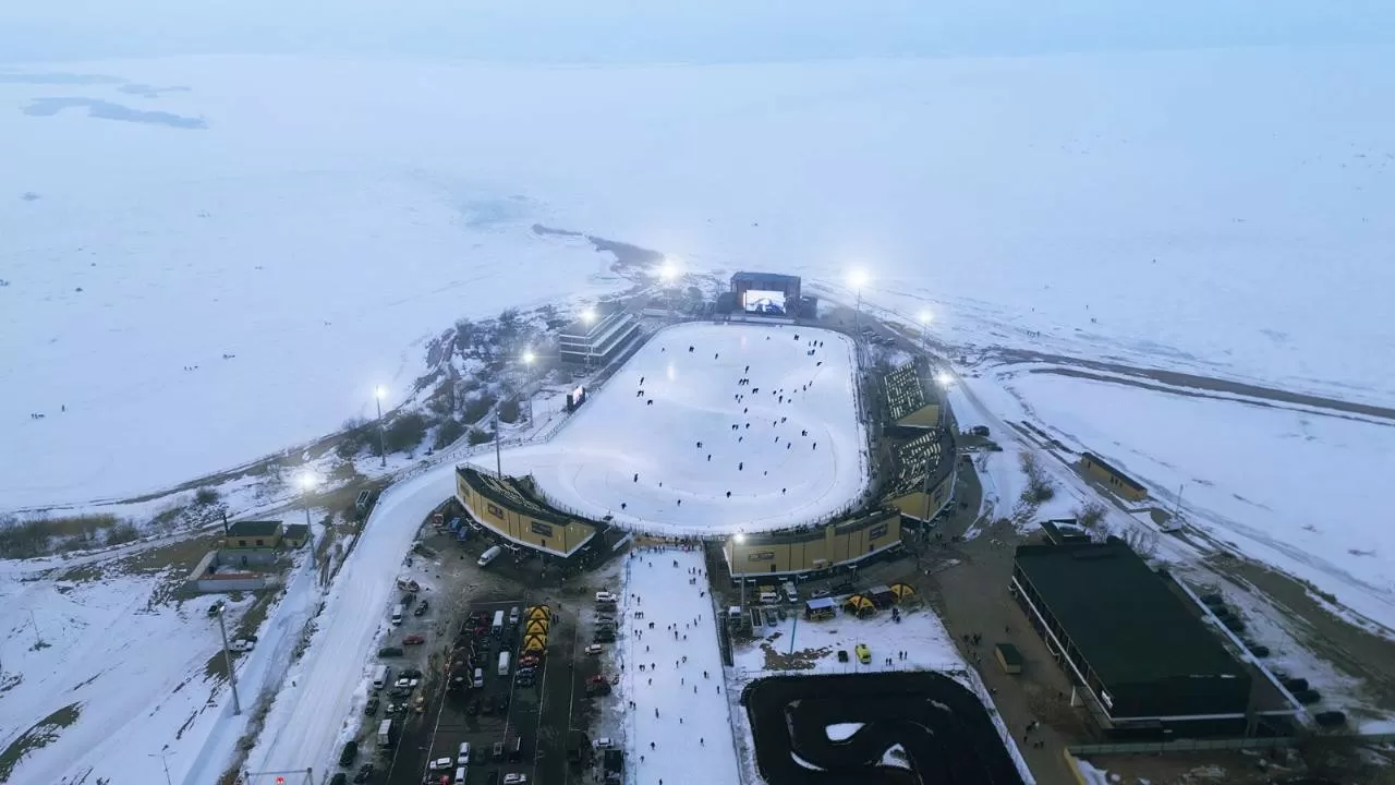 Қазақстандағы ең үлкен мұз айдыны туристерді қабылдай бастады