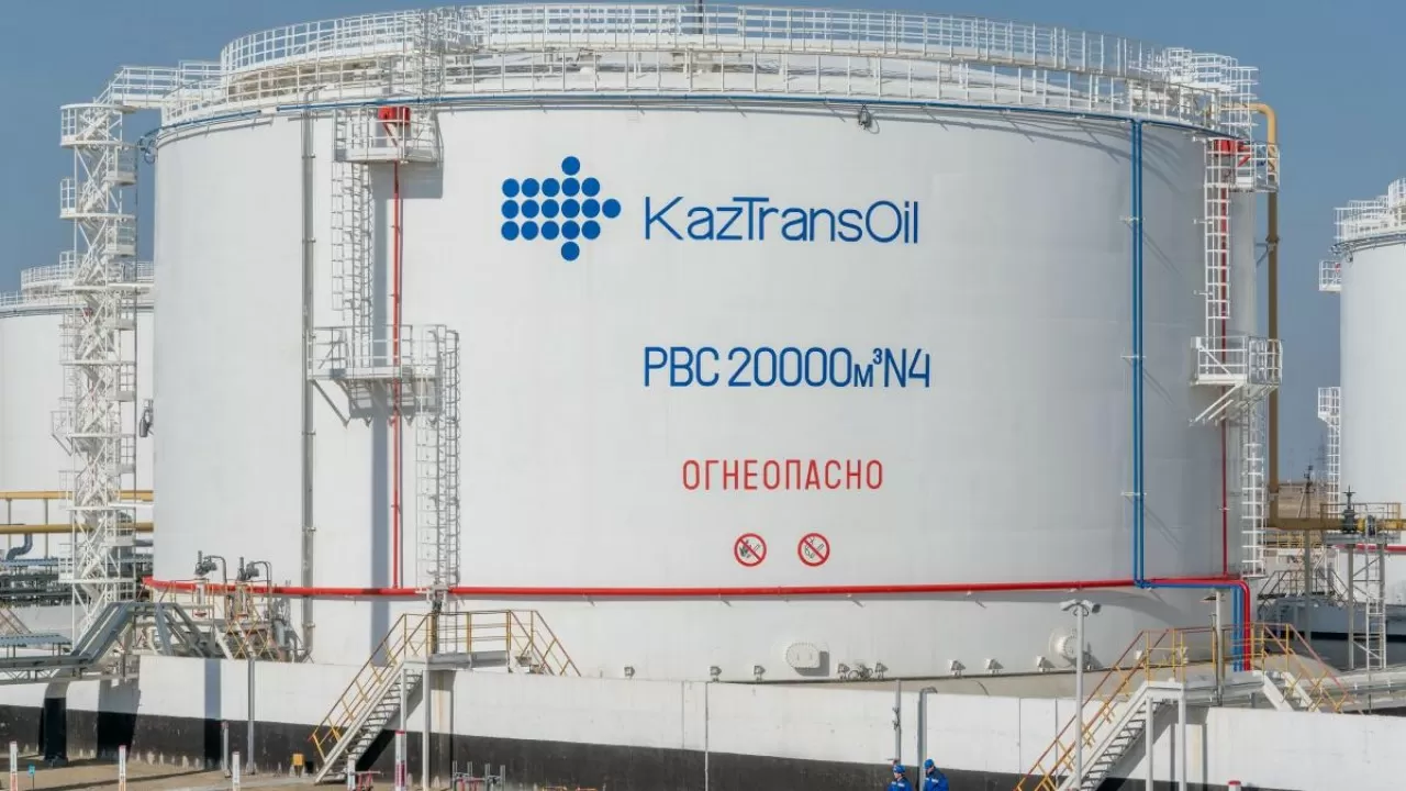Казахстан поставит соседям до 65 тыс. тонн нефти