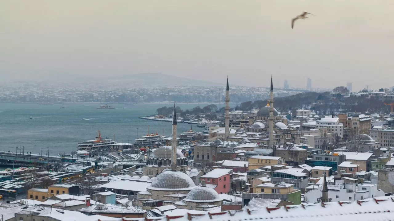 Турция встречает новый год в холоде