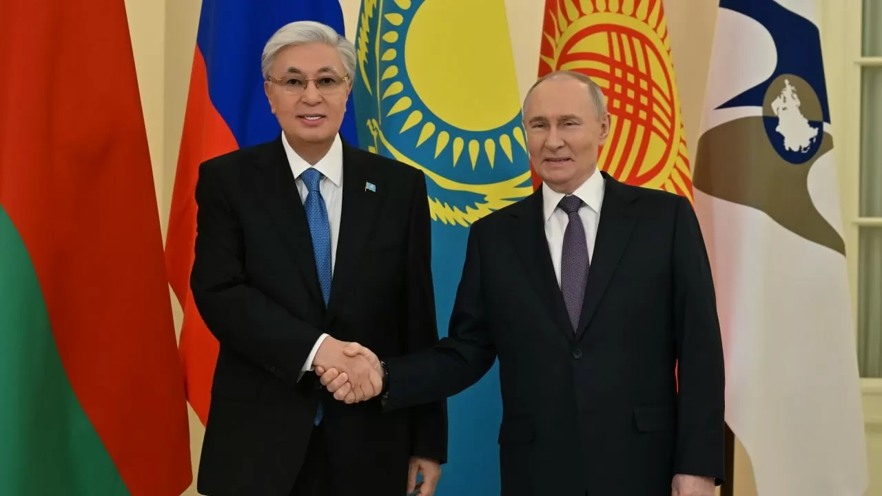 Токаев и Путин встретились на полях саммита ЕАЭС в Санкт-Петербурге