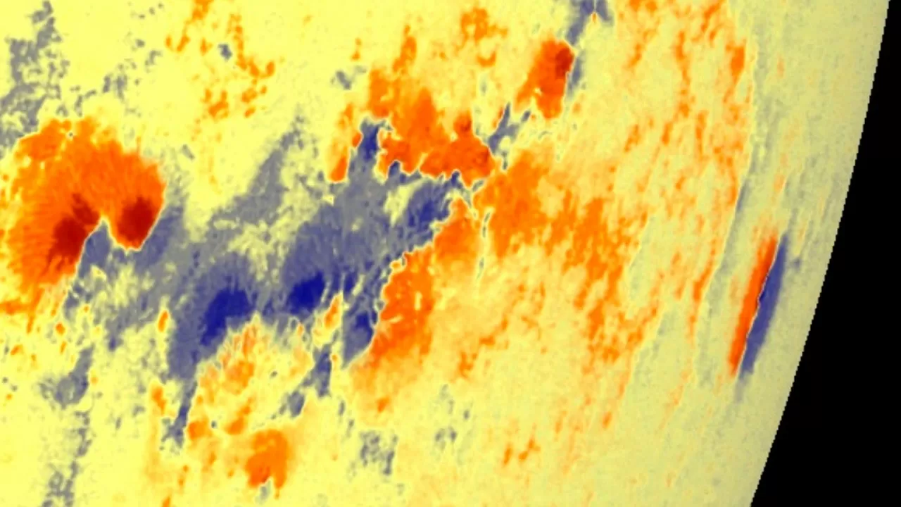 Магнитная буря 11 декабря: мощный солнечный ветер направляется к Земле 