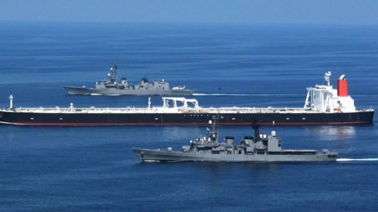 Зачем экипаж танкера из Венесуэлы нарисовал российский флаг 