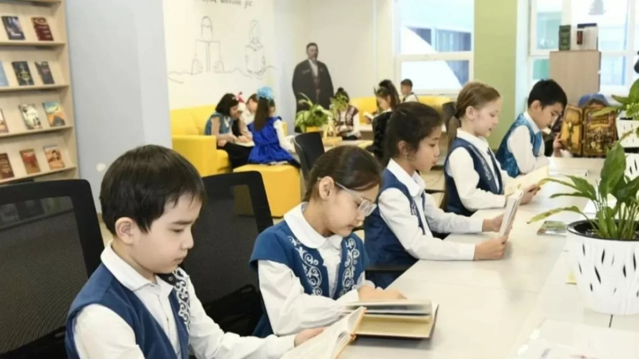 Астанада ашылған "Келешек мектебі" екі білім мекемесіндегі үш ауысым мәселесін шешті