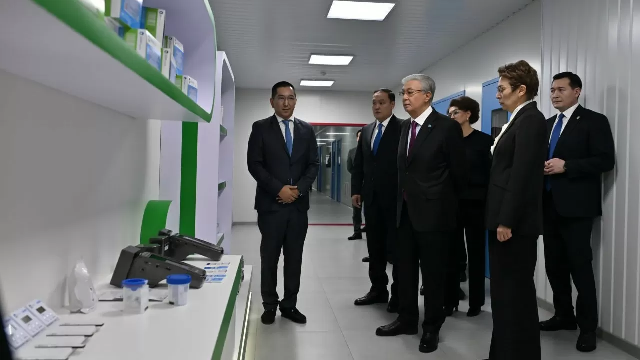 Президент Жамбыл облысындағы фармацевтикалық кәсіпорындардың қызметімен танысты