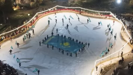 Алматы жастары Тәуелсіздік күніне орай патриоттық флешмоб ұйымдастырды