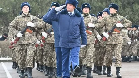 Казахстанские солдаты осваивают ИИ, дроны и киберзащиту