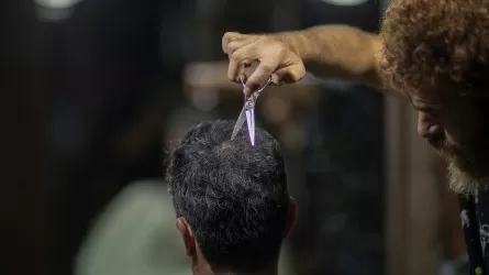 Казахстанцы стали чаще ходить в парикмахерские и салоны красоты 