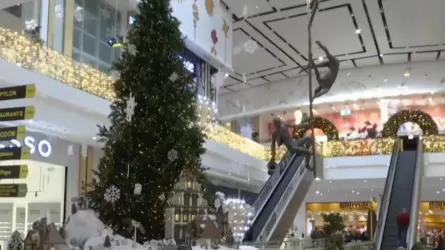 ТРЦ Астаны встречают новый год в праздничном стиле
