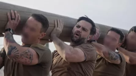 Сенатор США прошел жесткую тренировку со спецназом 