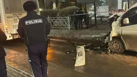 Астанада екі автобус соқтығысып, жүргізушілердің біреуі қаза тапты