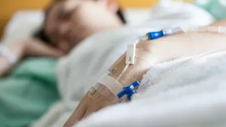 В Алматы более 50 человек отравились в поезде: дети в реанимации 