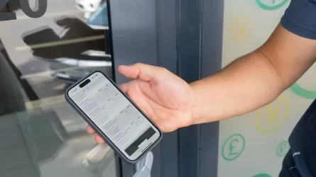 Суммы мобильных переводов казахстанцев подпадут под контроль