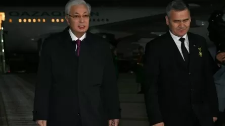 Бердымухамедов встретил Токаева в аэропорту Ашхабада