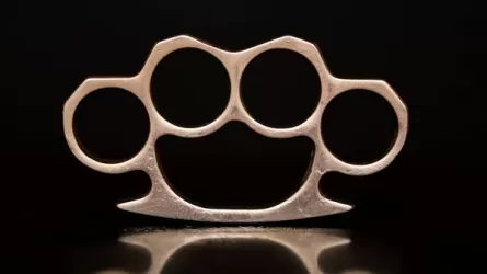 Кастет как сувенир: маркетплейсы продолжают продавать опасные товары