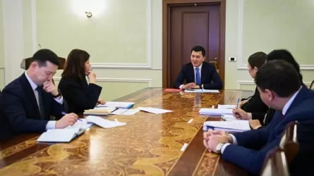 «Адал азамат» бағдарламасы жекеменшік мектептерді де толық қамтуы тиіс – Ерлан Қарин