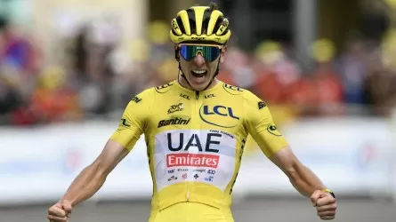 Погачар отправился на разведку на трассу Париж-Рубэ 