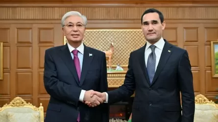 "О мире, о нейтралитете и о доверии" собирается поговорить Токаев с президентом Туркменистана