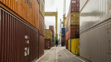 Экспорт восстановился: Китай достиг рекордного торгового баланса 