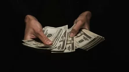 Счет Трампа: президент США раздает детям по 1000 долларов на будущее 