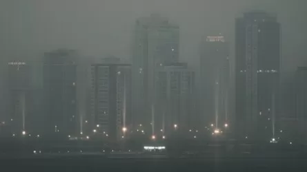 Почему жителям семи городов Казахстана лучше не выходить на улицу