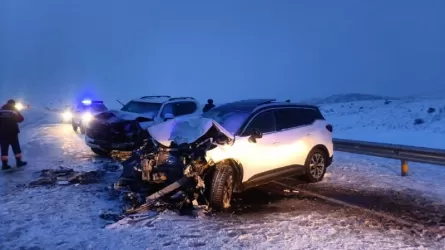 Два лобовых ДТП за один день зафиксировали на трассах области Абай 