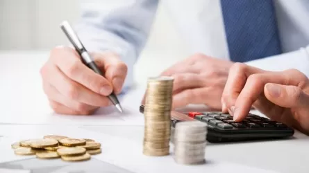 Почему госслужащим в Казахстане так и не разрешили заниматься бизнесом