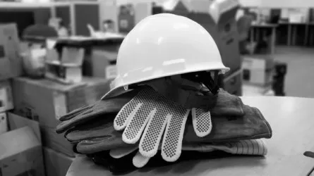 &laquo;Біреуі қаза тапты&raquo;: Петропавлда екі жұмысшы биіктен құлап кетті