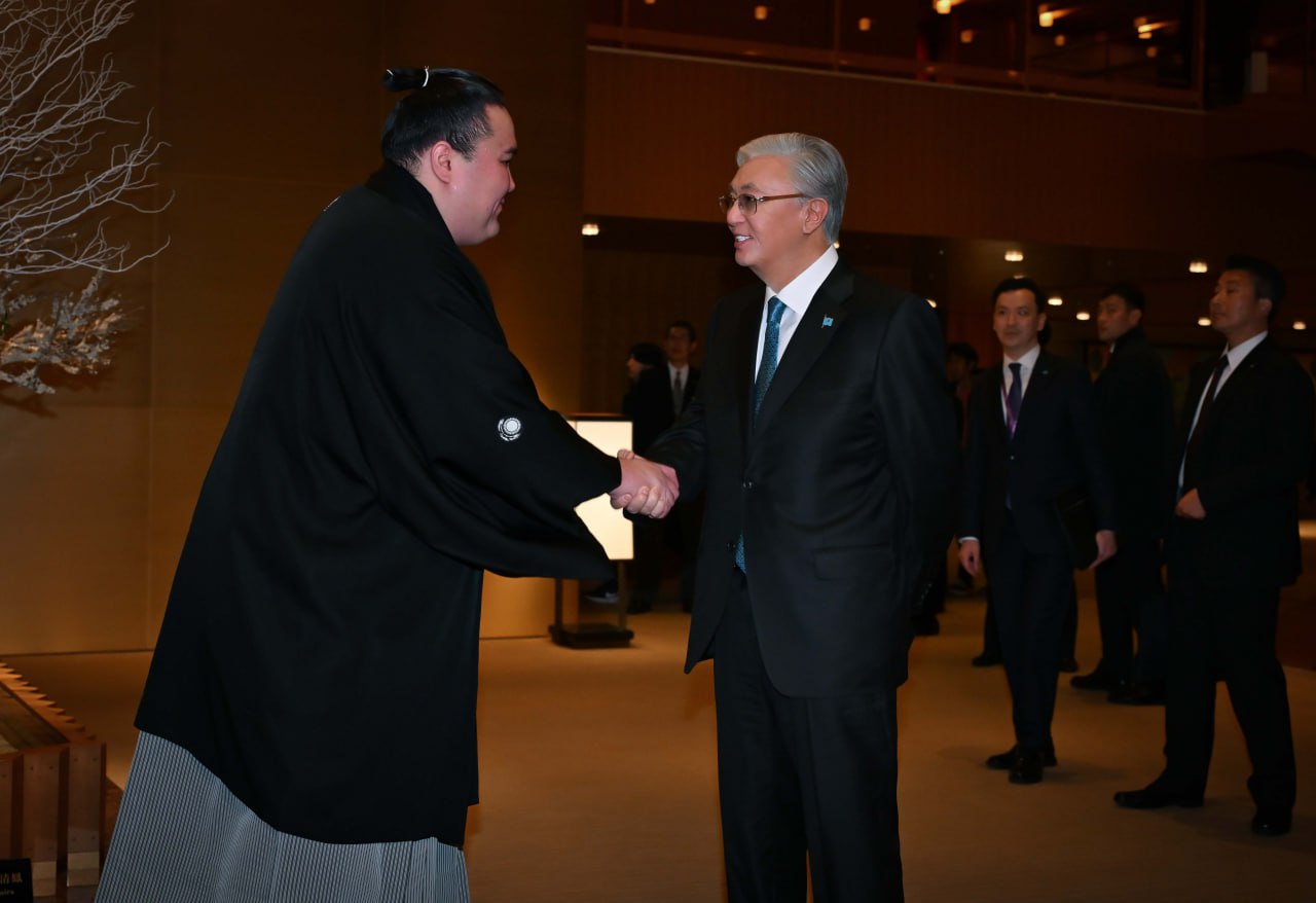 Қасым-Жомарт Тоқаев Токиода қазақстандық кәсіпқой сумошы Ерсін Балтағұлмен кездесті