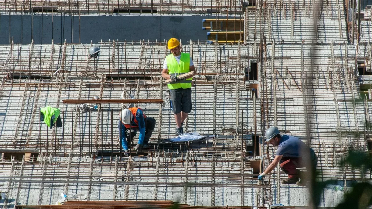 В РК ужесточат контроль и ответственность застройщиков  