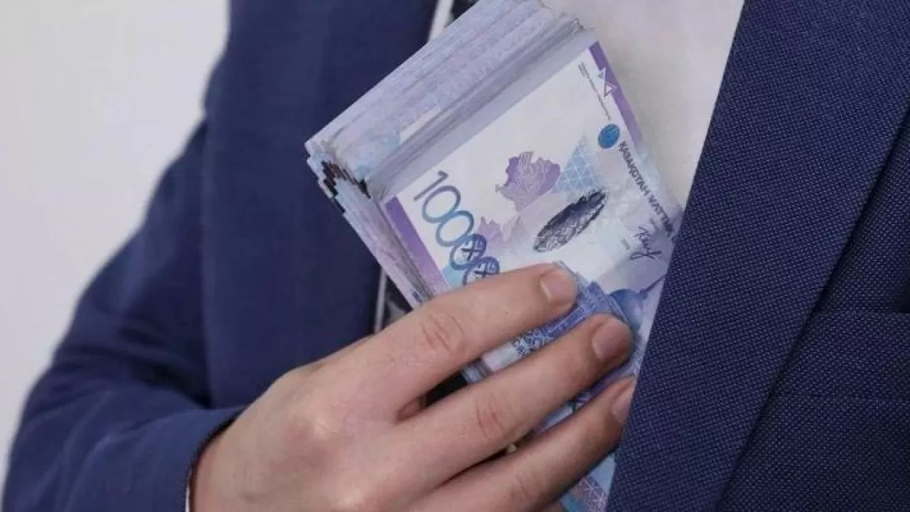 Қостанайда 2 млрд теңге жымқырған шенеуніктер ұсталды