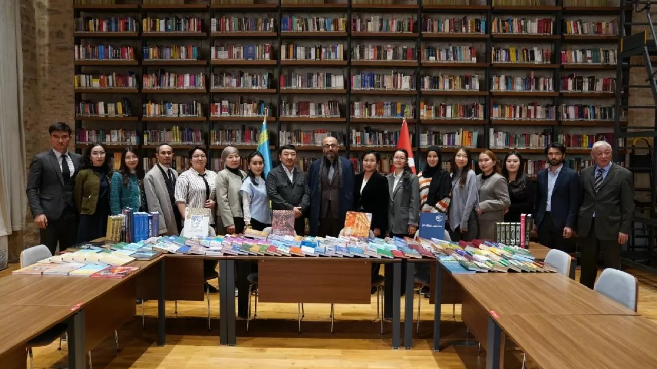 Ыстанбұлдың ең ірі кітапханасында Қазақстанның ғылыми-әдеби бұрышы ашылды