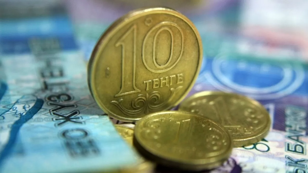 Астанада банк қызметкері клиенттің есепшотынан 34 млн теңге жымқырған