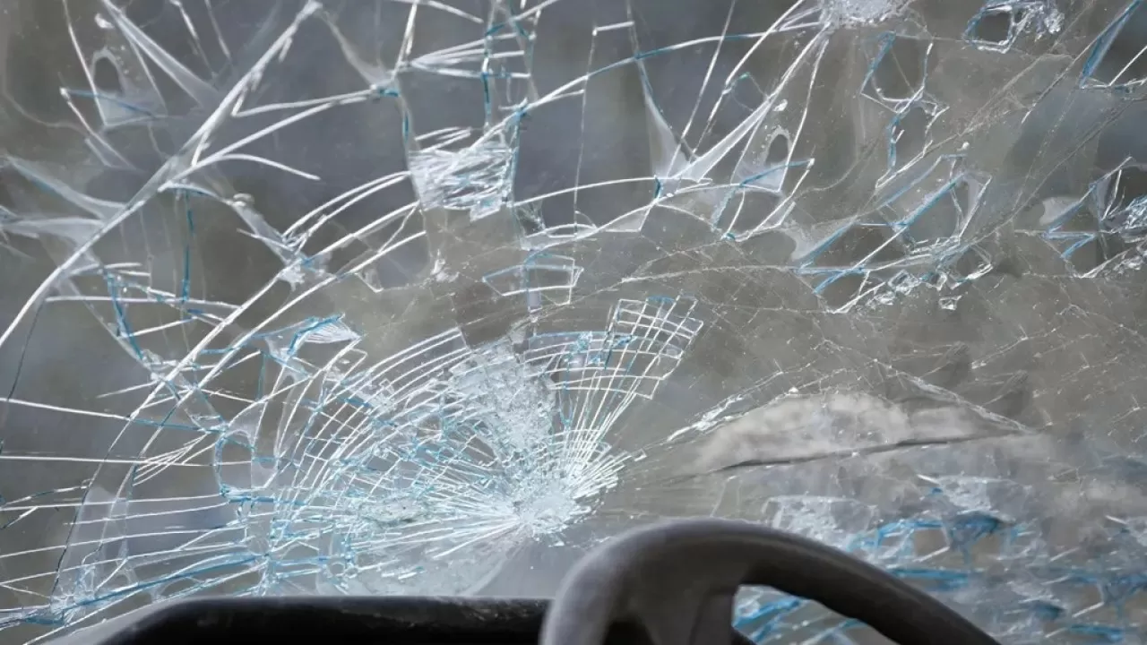 Метель и гололед: четыре человека погибли на трассе в области Жетысу 