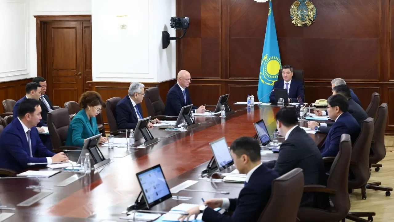 Олжас Бектенов: Жекешелендіруге енгізілген активтердің жартысы 2026 жылы сатылуы тиіс