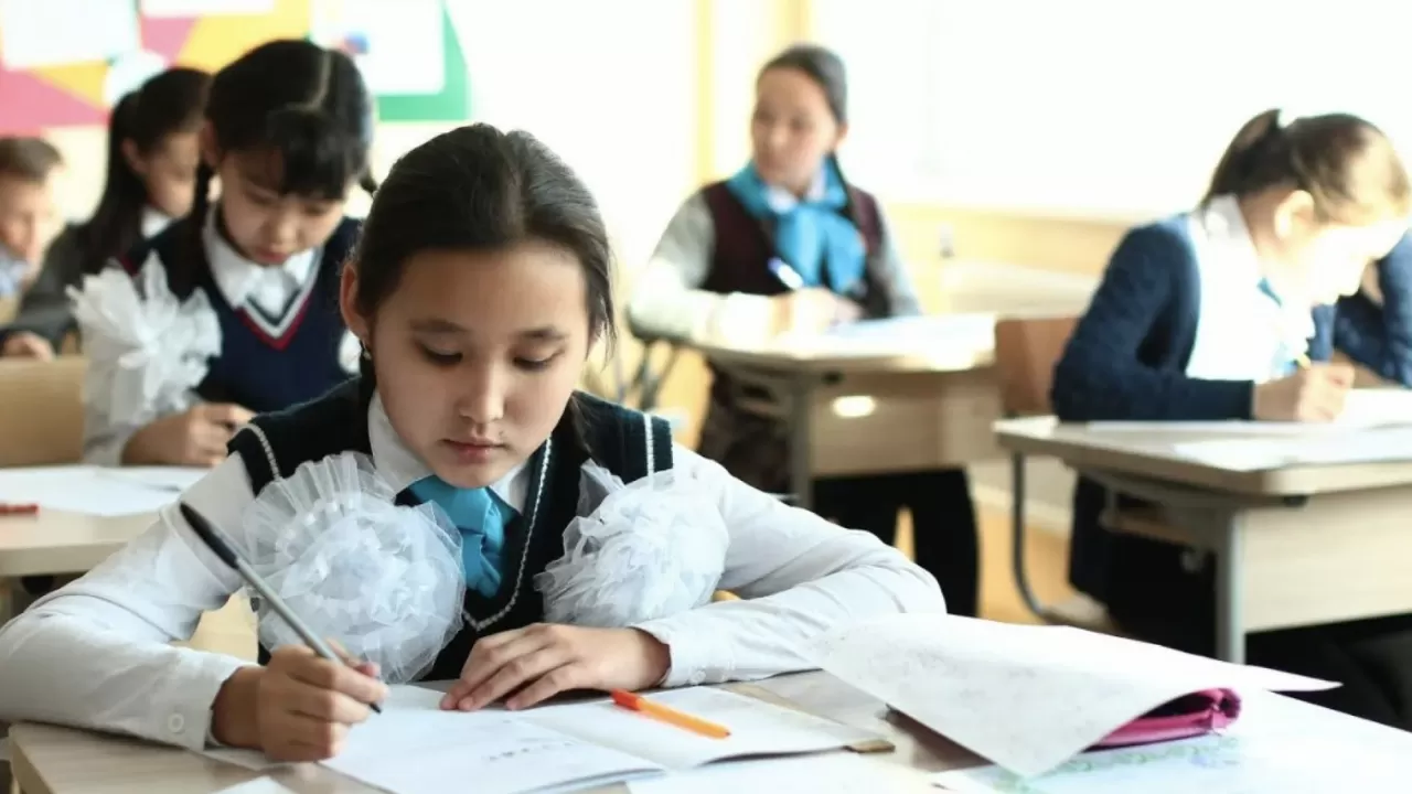 Мектептегі әлімжеттік: Оқушылар жеке қауіпсіздік сабақтарын меңгере бастады