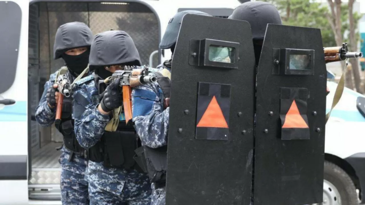 Астанада арнайы жасақ қызметкеріне шабуыл жасалды