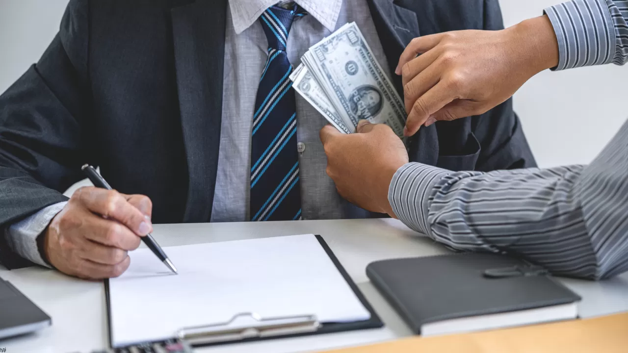 Пара алған Орал қаласының бас сәулетшісі 7 жылға сотталды