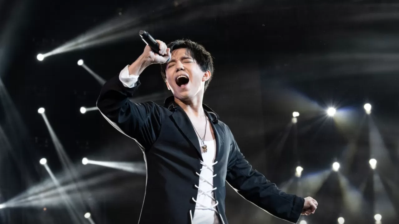 Әйгілі Rolling Stone журналы Димаш Құдайберген туралы мақала жариялады