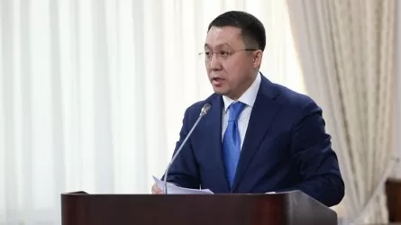 Министр Қазақстанда 50 жыл жөндеу көрмеген жолдар бар екенін айтты
