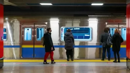 Алматы метросында жолаушылар төбелесіп қалды