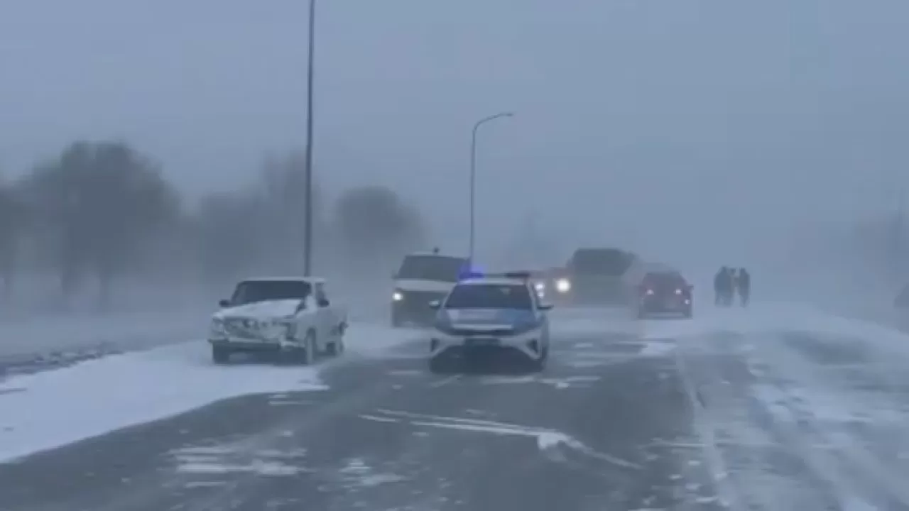 Еліміздің екі өңірінде жол жабық