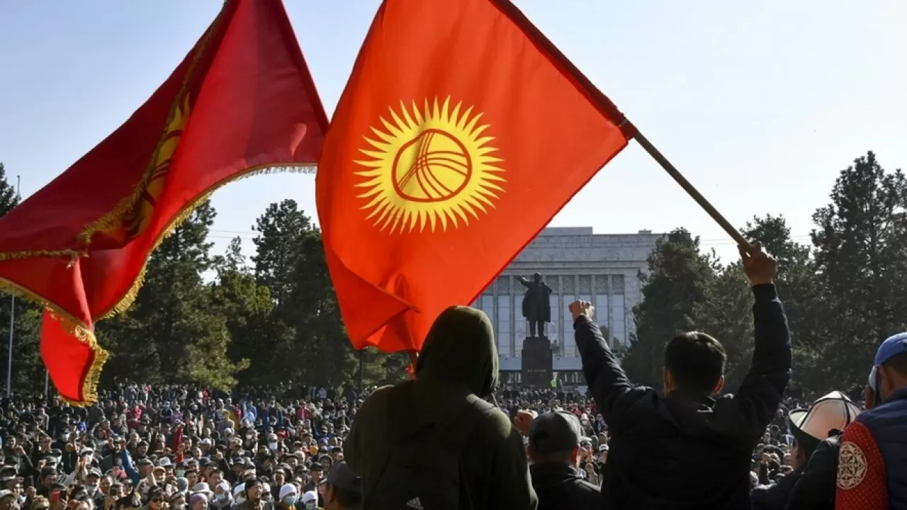 Запрет на митинги в центре Бишкека продлили в Кыргызстане  