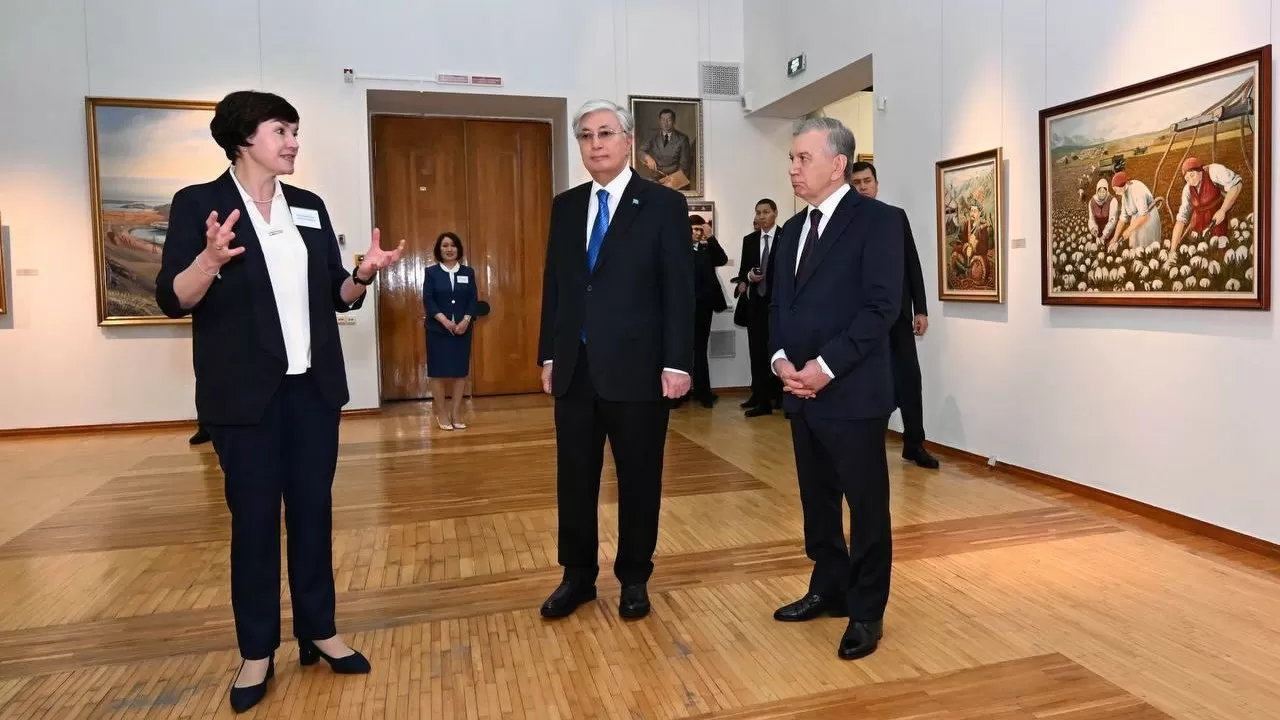 Қазақстан мен Өзбекстан президенттері Әбілхан Қастеев пен Орал Таңсықбаевтың туындыларын тамашалады