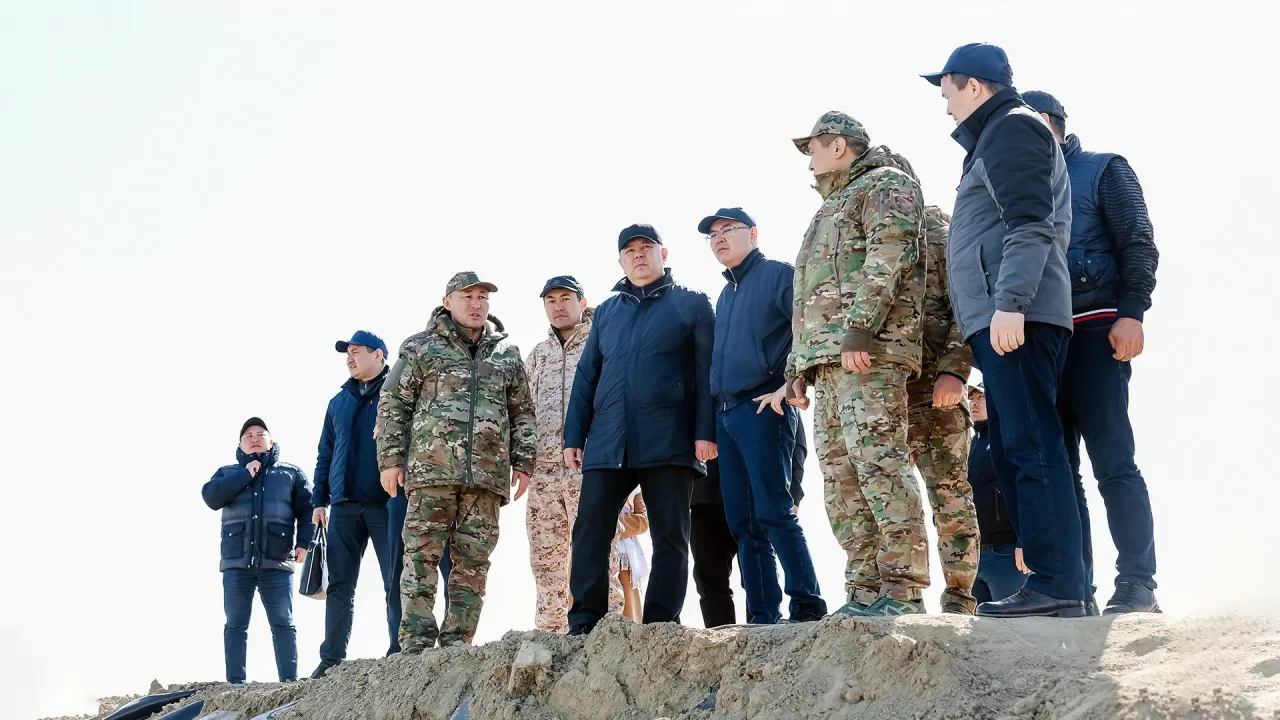 Қанат Бозымбаев Жылыой мен Құлсарының су тасқынына дайындығын тексерді 